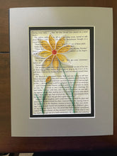 Load image into Gallery viewer, Quilled Daffodil Book Art